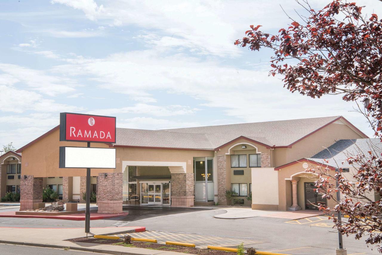 Ramada By Wyndham Albuquerque East Hotel Exterior photo